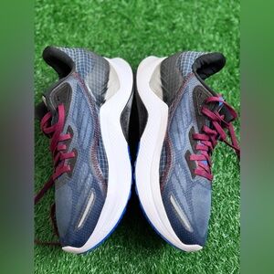 Saucony Endorphin Shift 2
Space Mulberry‎ Size 9